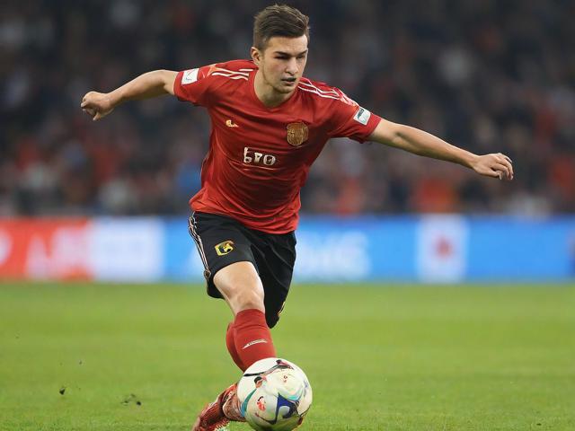 “九游app_ 传球绝技曝光：职业球员传球背后的秘密技巧”，传球技能