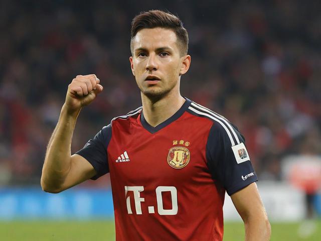 九游体育官网_ 德甲各队纷纷推出定制化球迷礼包,增强互动体验 九游体育官网_ 德甲各队纷纷推出定制化球迷礼包,增强互动体验