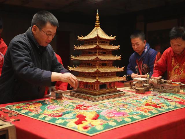 九游体育网站_ 传统技艺“宝塔滚绣”比赛,文化融合的视觉盛宴 九游体育网站_ 传统技艺“宝塔滚绣”比赛,文化融合的视觉盛宴