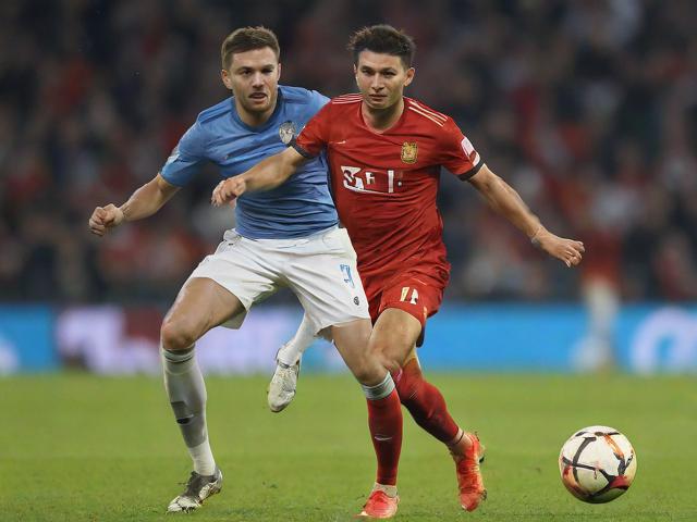 九游体育官网_ 德甲战况激烈，比分2-2，比赛亮点：场上双方抢断成功率都超过70%