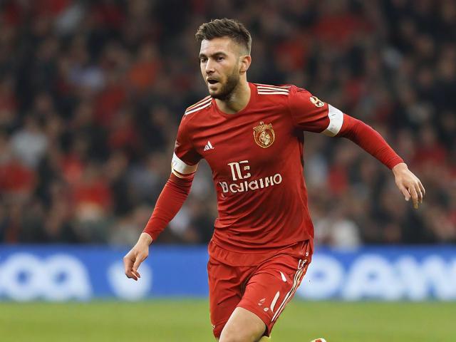 九游体育官网_ 德甲战术深度升级，精彩瞬间不断爆发，9游游戏官网