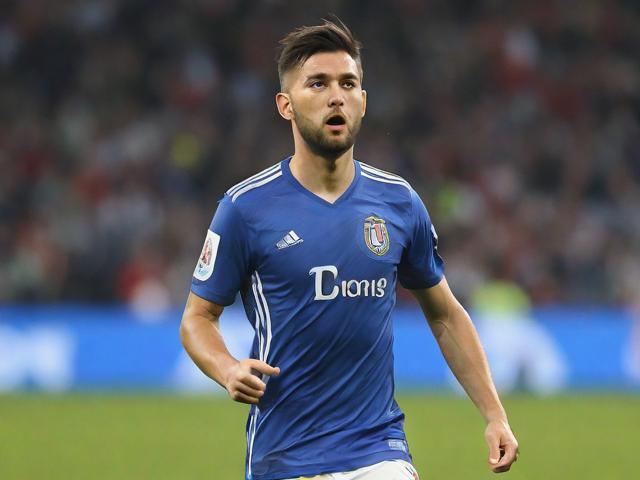 九游体育官网_ 德甲战术频繁调整，精彩瞬间层出不穷，9游游戏官网