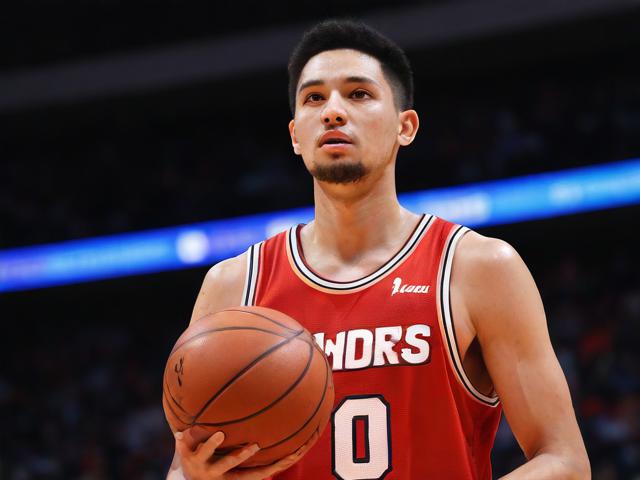 “九游app_ 无限可能：新秀球员的巅峰表现”