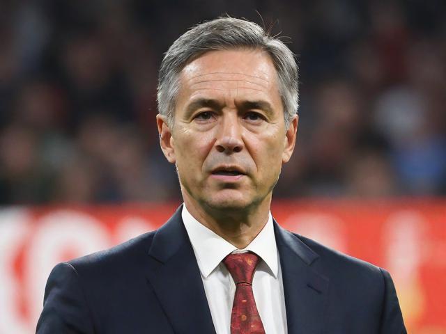 九游JIUYOU SPORTS_ 上海申花新帅亮相，球队迎来新气象，申花新帅出炉