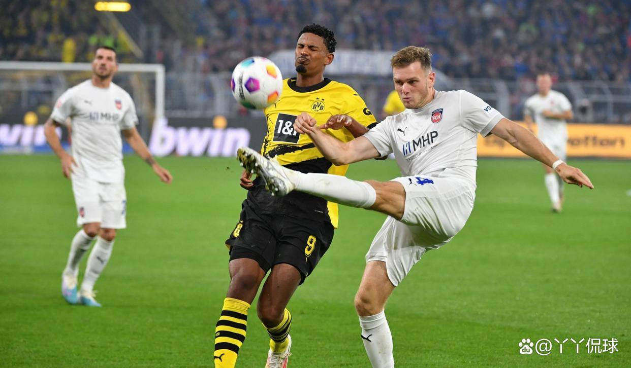 德甲赛场新战术出现，球队战术多样化